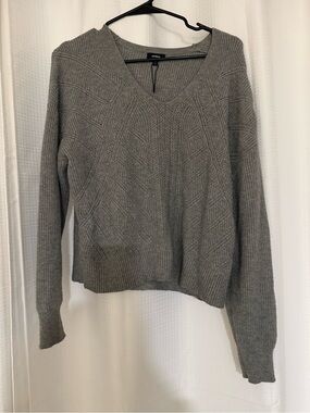 Express Gray V-Neck Cable Knit Sweater small women’s top